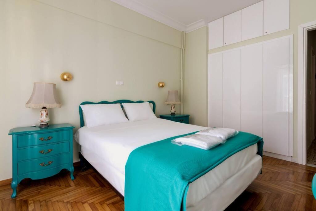 Iphigenia 2 Bedroom Retro Downtown Apartment アテネ エクステリア 写真
