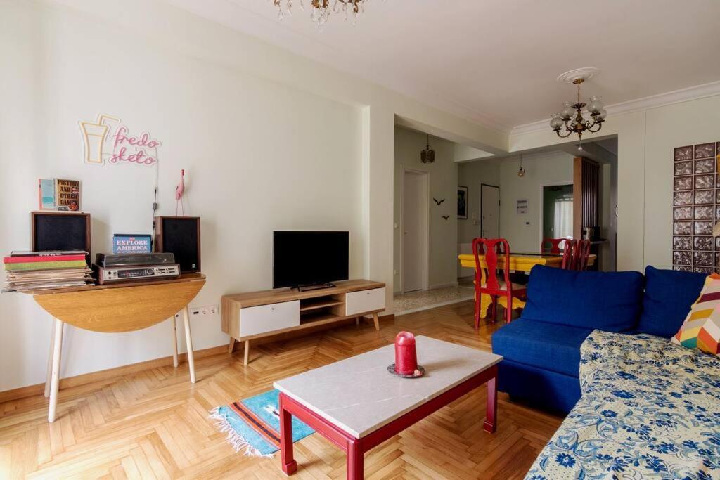 Iphigenia 2 Bedroom Retro Downtown Apartment アテネ エクステリア 写真