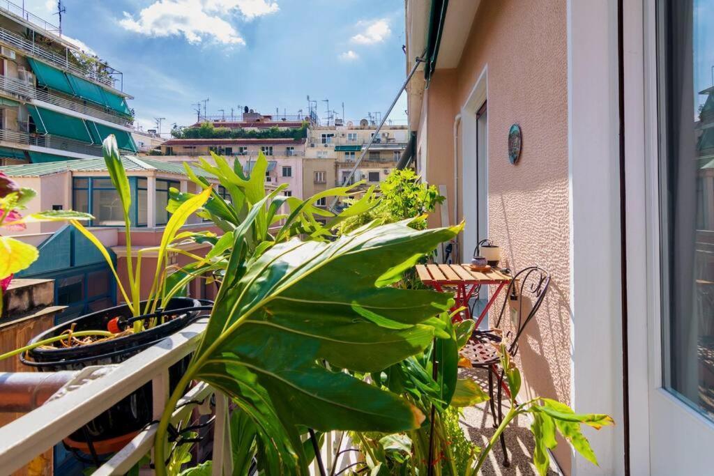 Iphigenia 2 Bedroom Retro Downtown Apartment アテネ エクステリア 写真