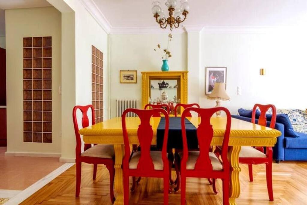 Iphigenia 2 Bedroom Retro Downtown Apartment アテネ エクステリア 写真